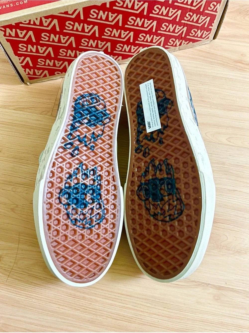 VANS & SPACE MOLLY Authentic Shoe Black Dachshund Brown Women 9.5 US Mens 8.0